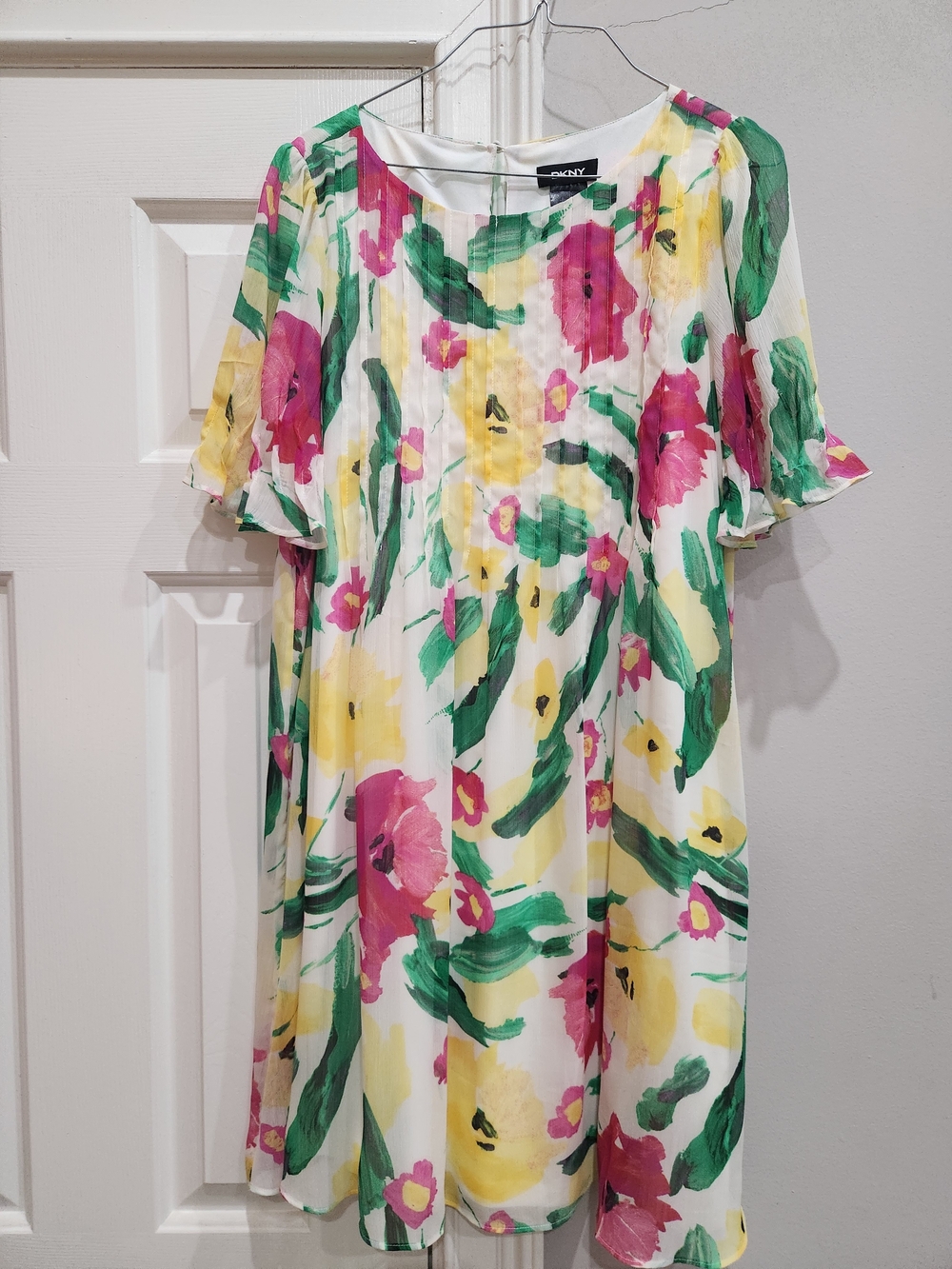 DKNY Floral Print Short Sleeve Dress in White/Pink/Yellow